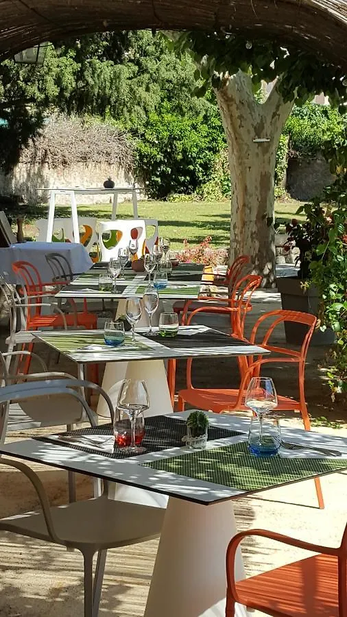 Auberge De La Cauquiere Le Beausset 2*,